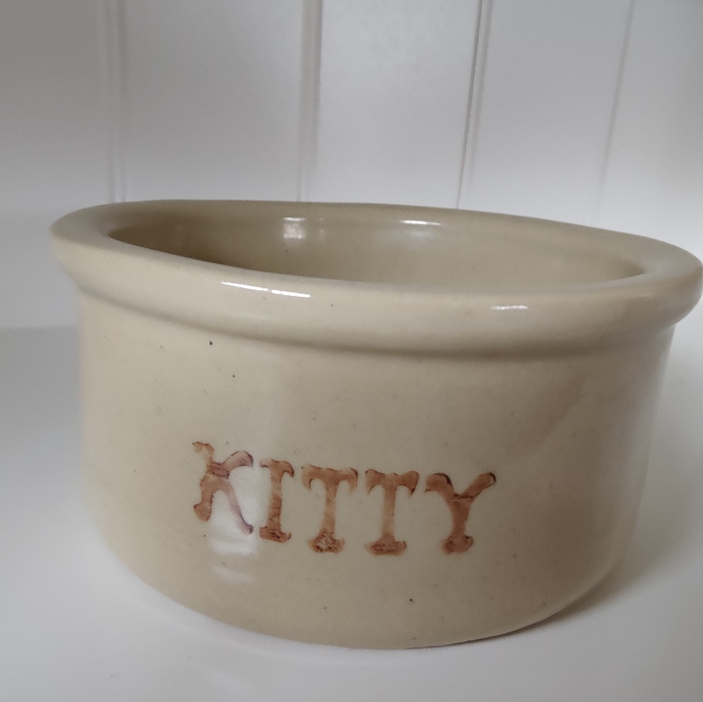 Roseville Pottery kitty food/water bowl